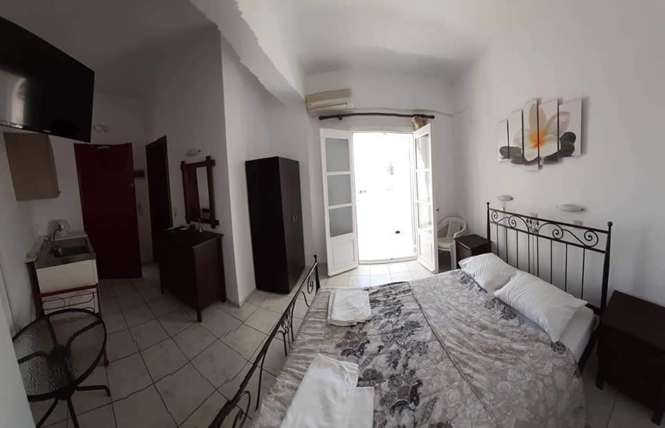 Rooms To Let Rena Monolithos Exterior foto