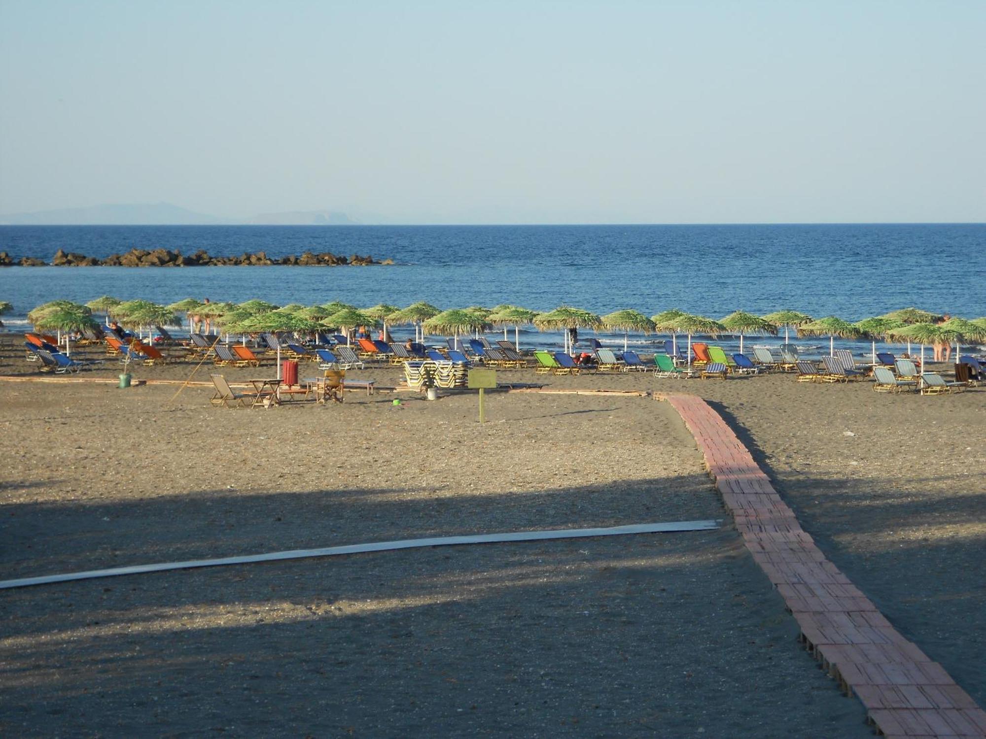 Rooms To Let Rena Monolithos Exterior foto