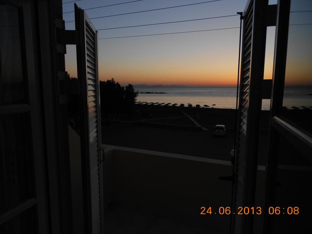 Rooms To Let Rena Monolithos Exterior foto